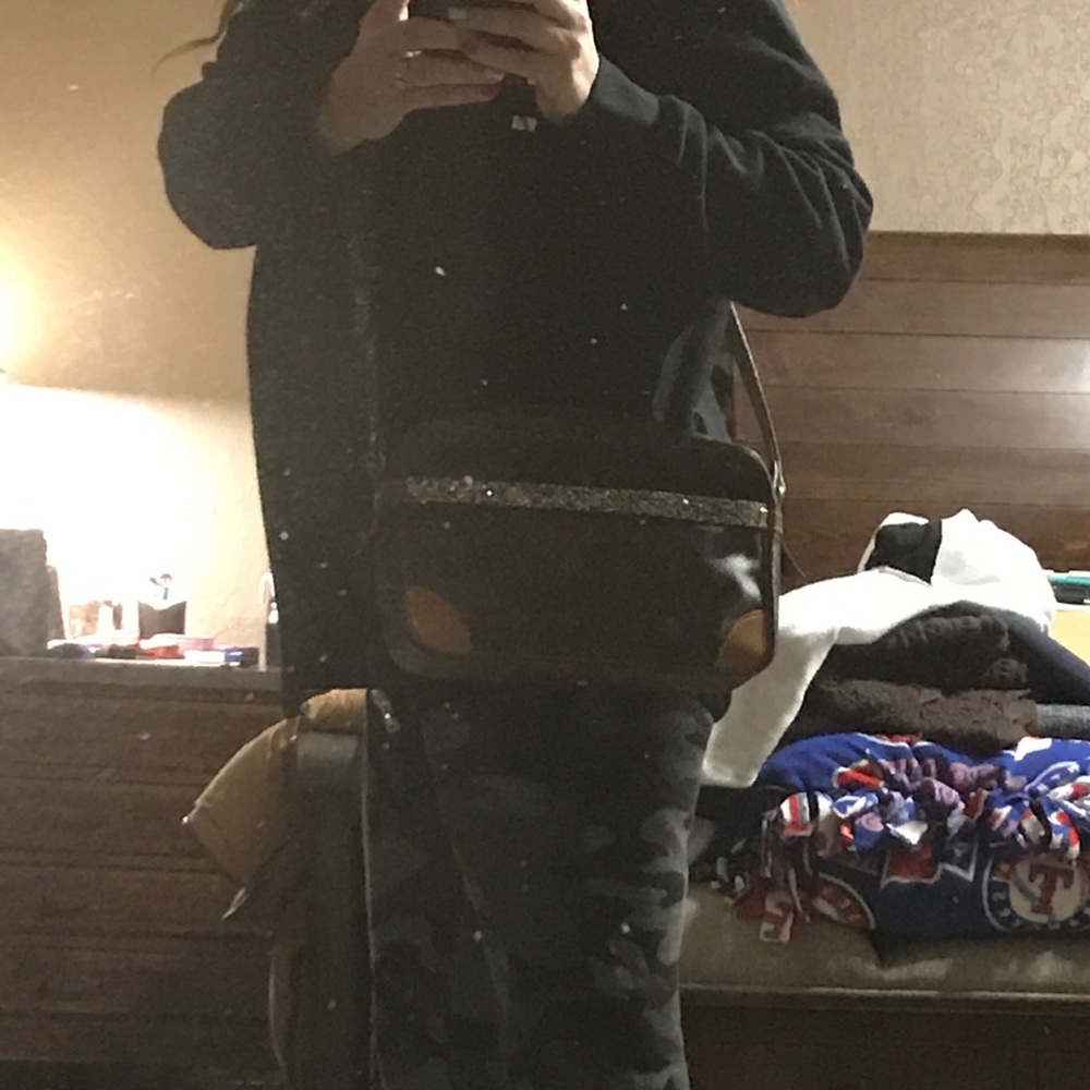LV Clutch/Crossbody - Picture 8 of 8